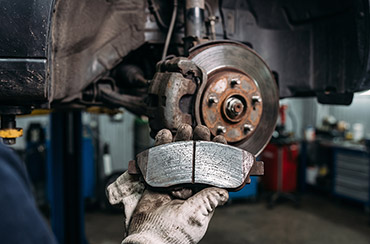 Fren Balataları Aşınmasa Bile Bir Süre Sonra Sertleşir mi?