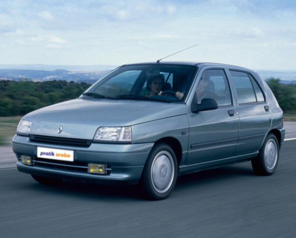 1990 yılına ait ilk Renault Clio Modeli